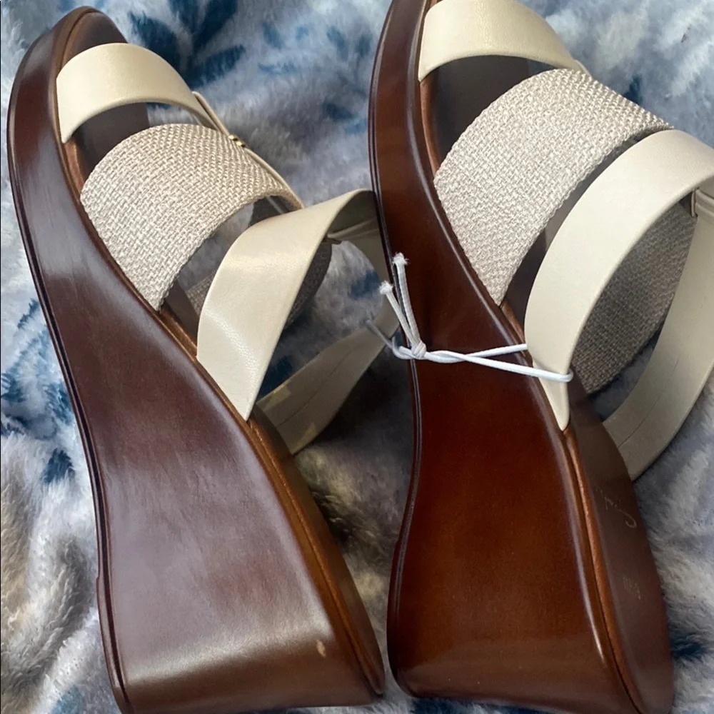 Cream Triple-Strap Italian Size 6.5W Sandals w/Textured Fabric Summer Fall